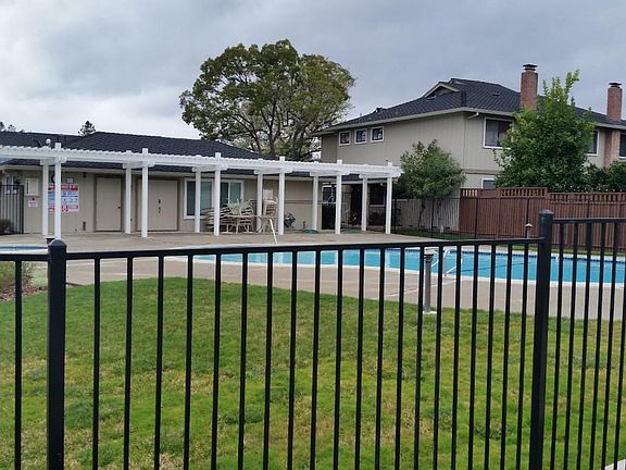 4th image of 18903 Sara Park Cir