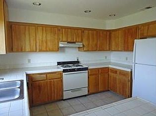 3rd image of 73 Boulevard Dr