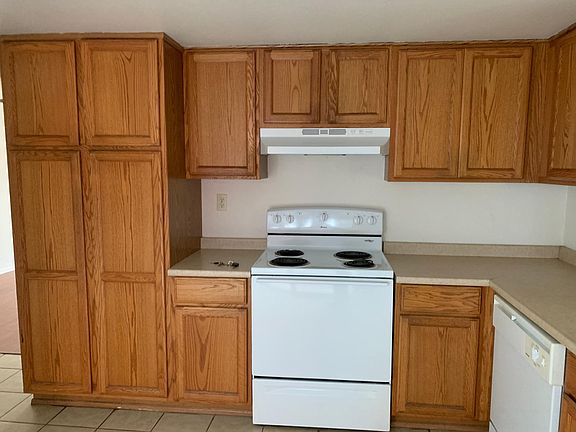 2nd image of 3928 Bancroft St #C
