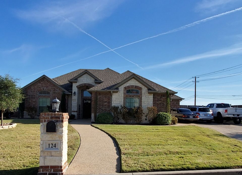 1st image of 124 Hollygrove Dr