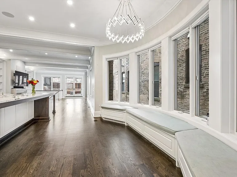 458 W Deming Pl — Photo 8
