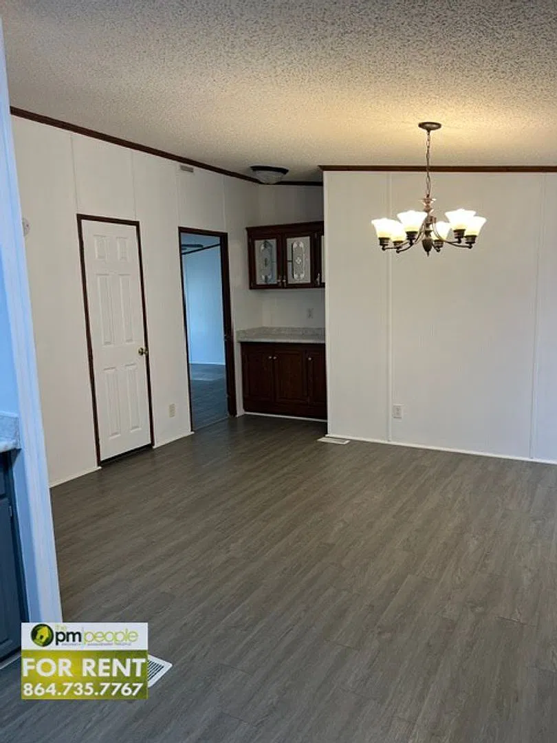 3/2 Easley Home in Great Location! Easy access to 123, 153, and 85! — Photo 4