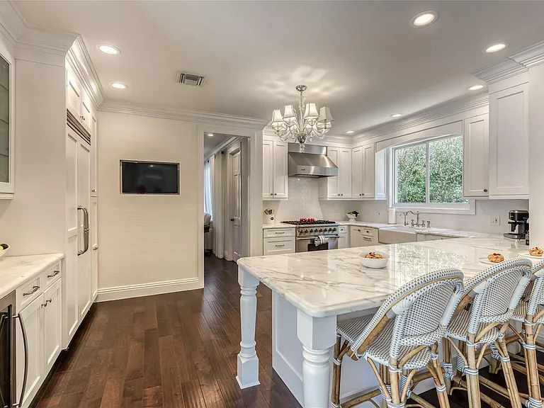 524 Poinciana Dr — Photo 9