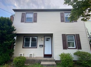 42 Elm St, Hicksville, NY 11801