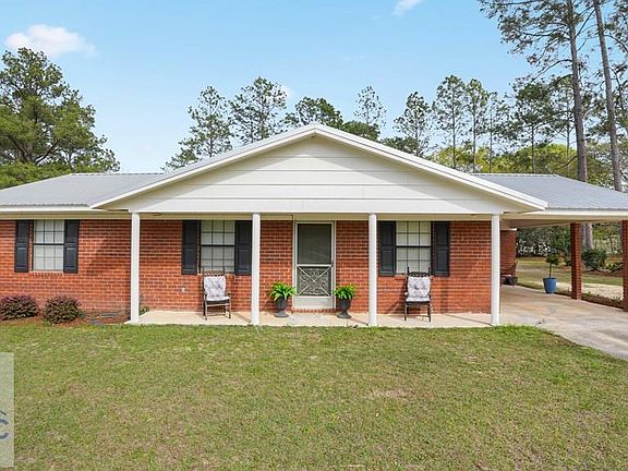 3rd image of 226 Community Cir