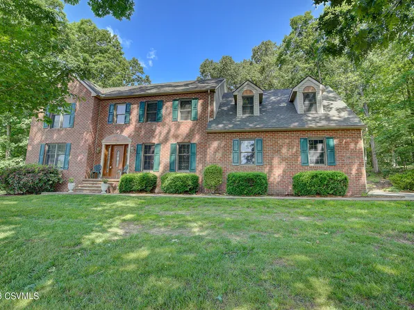 34 Hunt Club Dr, Bloomsburg, PA 17815