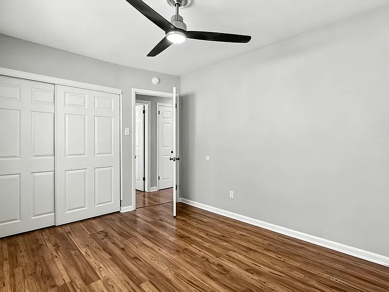 210 E Chickasaw Rd — Photo 16