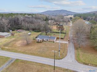 10 Pence Rd, Somerville, AL 35670