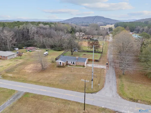 10 Pence Rd, Somerville, AL 35670