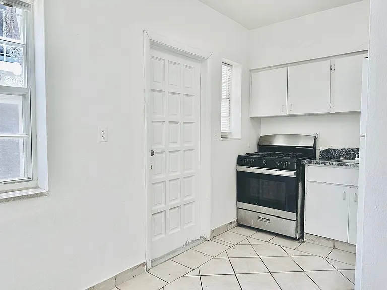 1604 Bay Rd — Photo 15