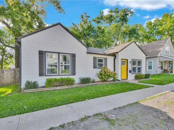 115 S Campbell St, Pleasant Hill, MO 64080