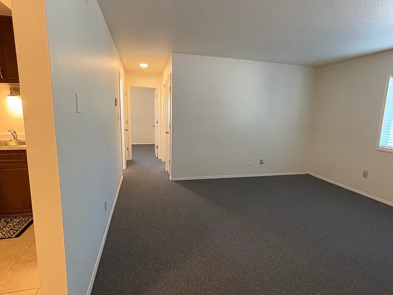 2727 S Sterling Ave #G — Photo 19