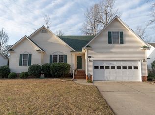205 Towne Woods Dr, New Bern, NC 28562