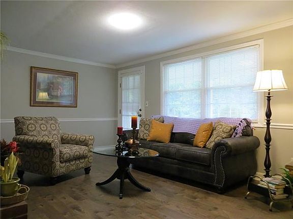 4th image of 1590 Fairbanks Dr
