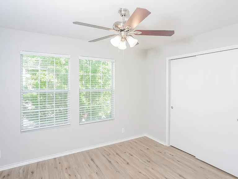 207 Cedron Chase — Photo 14