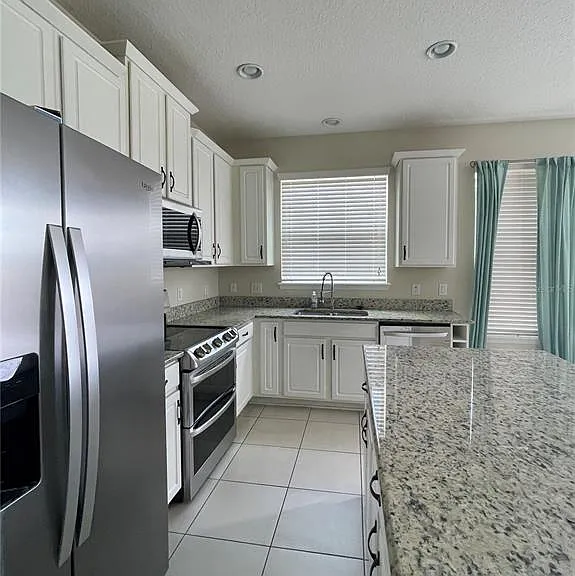 11807 Vermillion Ave — Photo 6