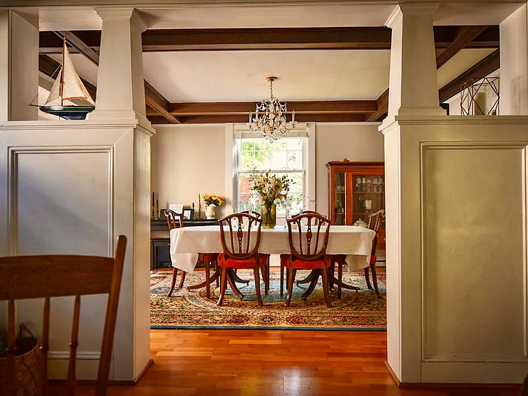 539 Delaware Ave — Photo 4
