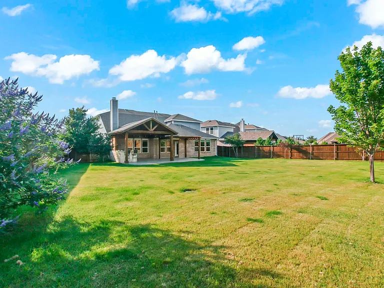 4424 Overbrook Dr — Photo 17