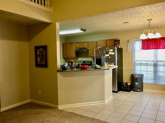 4th image of 1540 New Orleans Way