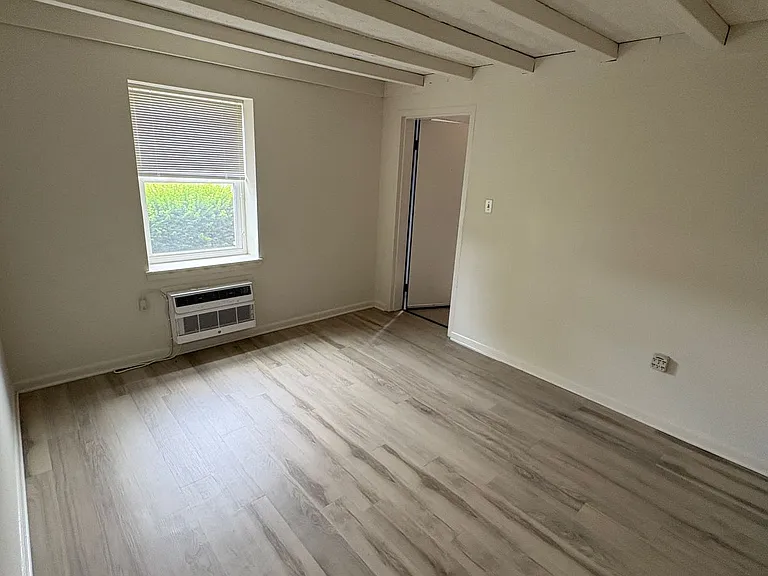 Charlotte Place Apartments — Photo 43