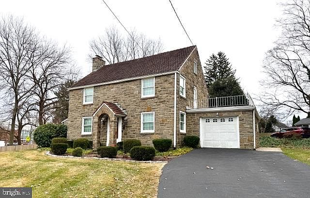 1st image of 526 Brighton Rd