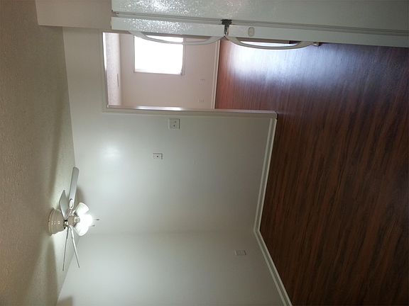 5th image of 235 Mary Ann Dr APT 4