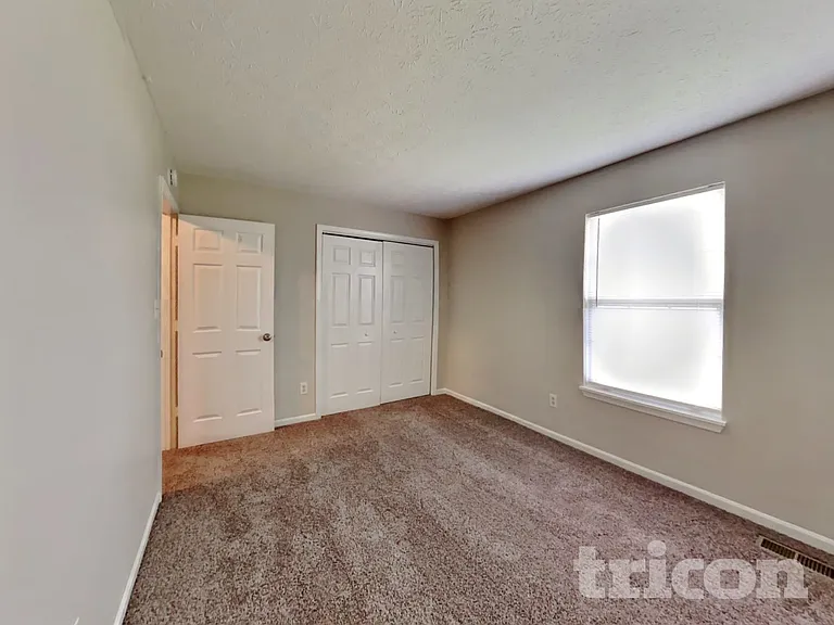 1464 Rebecca Ln — Photo 12