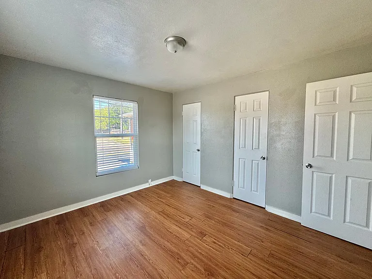 2030 NW 25th St #10 — Photo 15