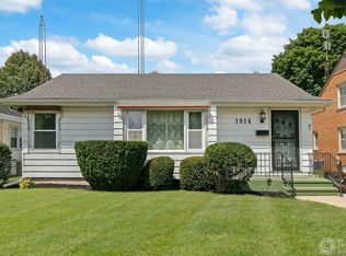 1914 74th Pl, Kenosha, WI 53143