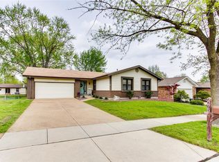 2275 Broken Horse Ln, Saint Louis, MO 63129