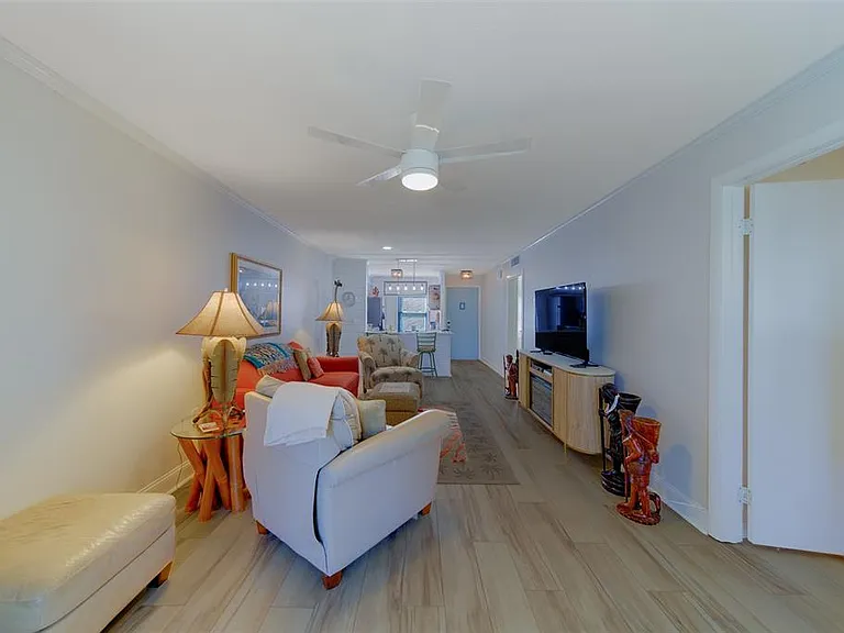 13827 Mission Oaks Blvd — Photo 11