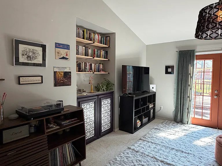 1219 S Richmond Ave — Photo 6