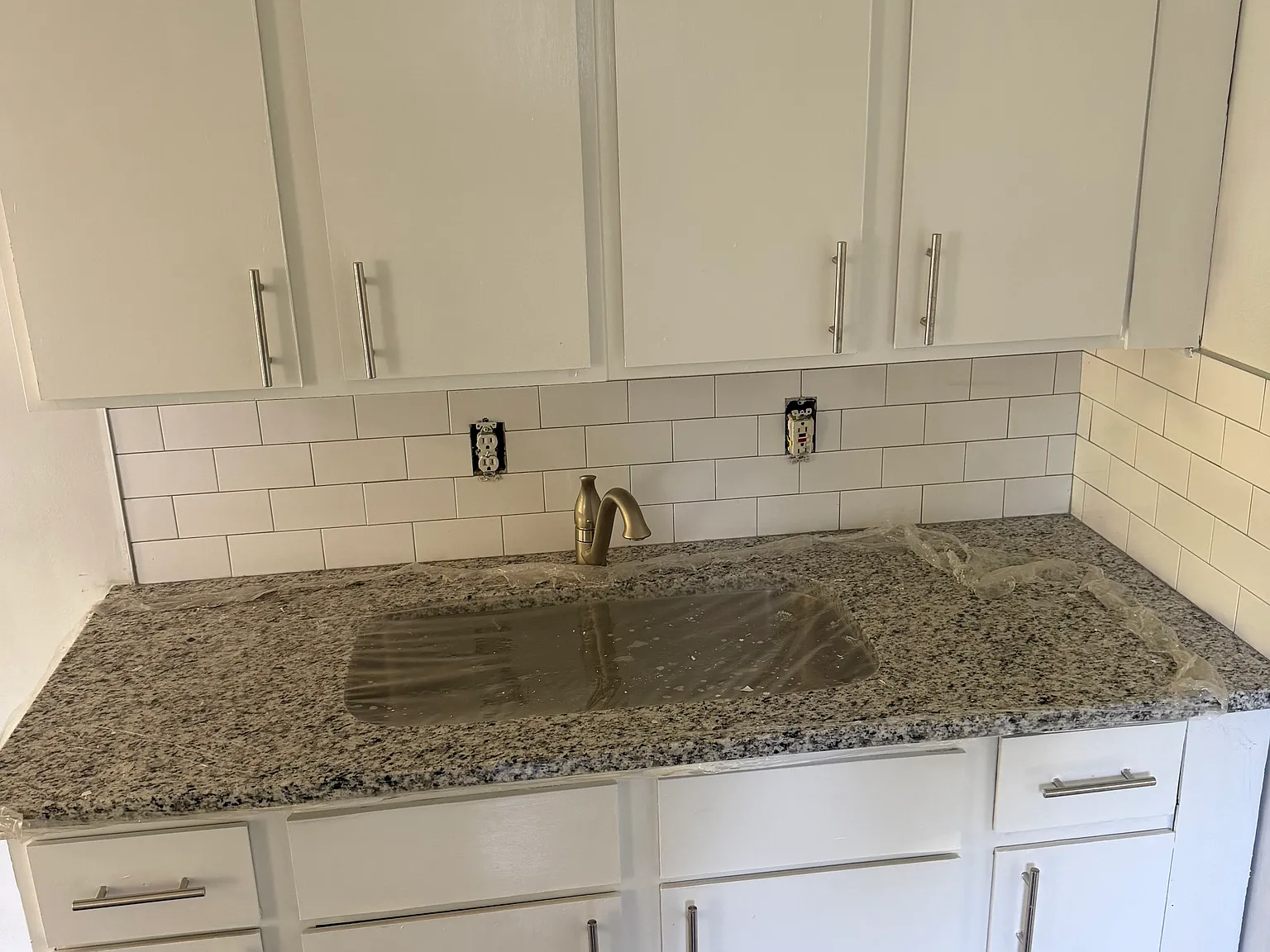 2 bed, 732 sqft, $1,200 — Photo 2