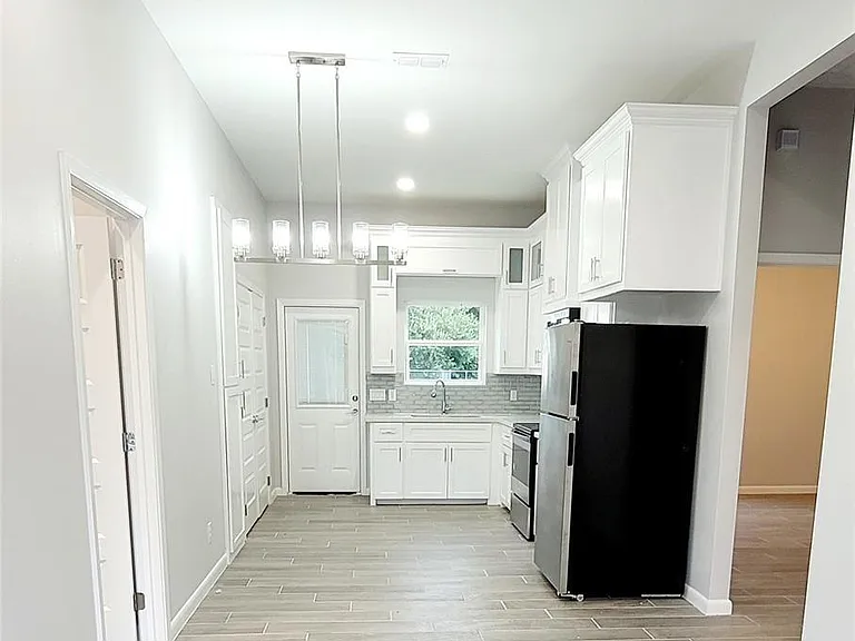 1502 Charles St #2 — Photo 5