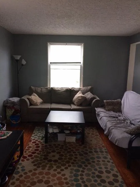 2 bed, 1100 sqft, $1,300 — Photo 4