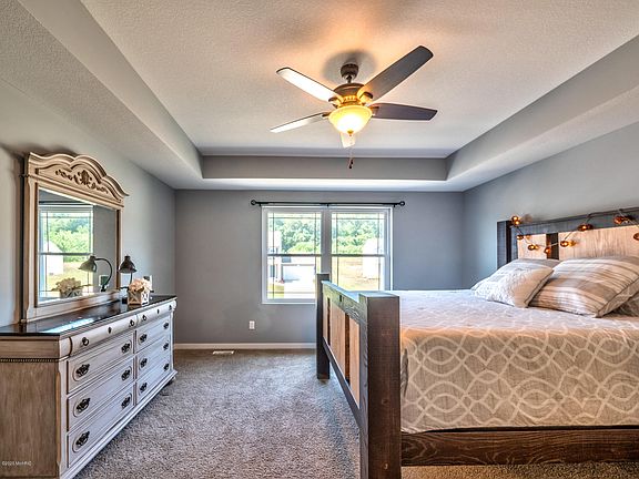 5th image of 144 Grandview