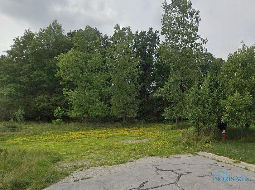 2nd image of 1004 Ponderosa Pine Dr