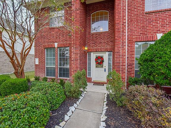 3rd image of 4003 Canterbury Park Ln