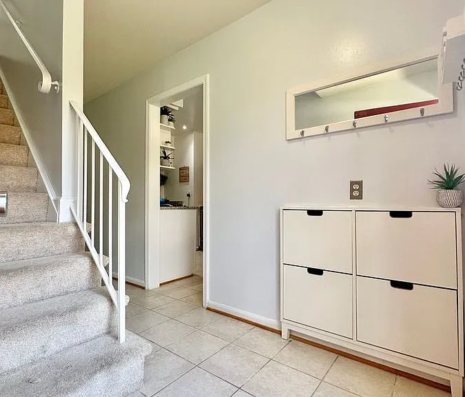 8131 Kingsway Ct — Photo 4