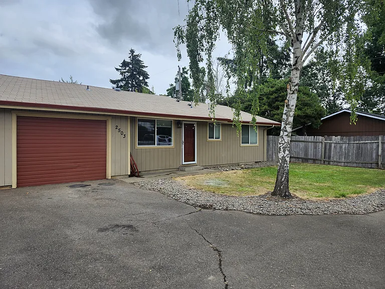 2503 Main St SE #1 — Photo 1