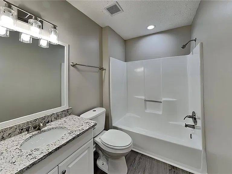 4031 Oak Stone Dr — Photo 15