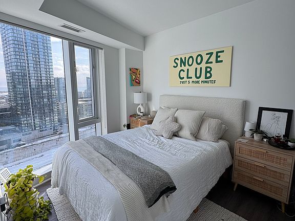 5th image of 530 Front St W #1114