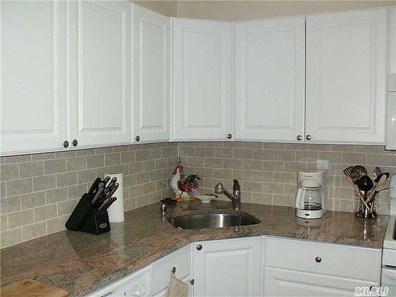 3rd image of 10 Glen Hollow Dr APT C28