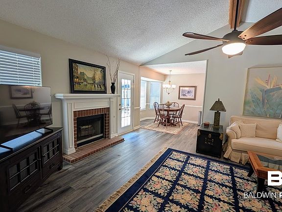 5th image of 1261 Comstock Ct