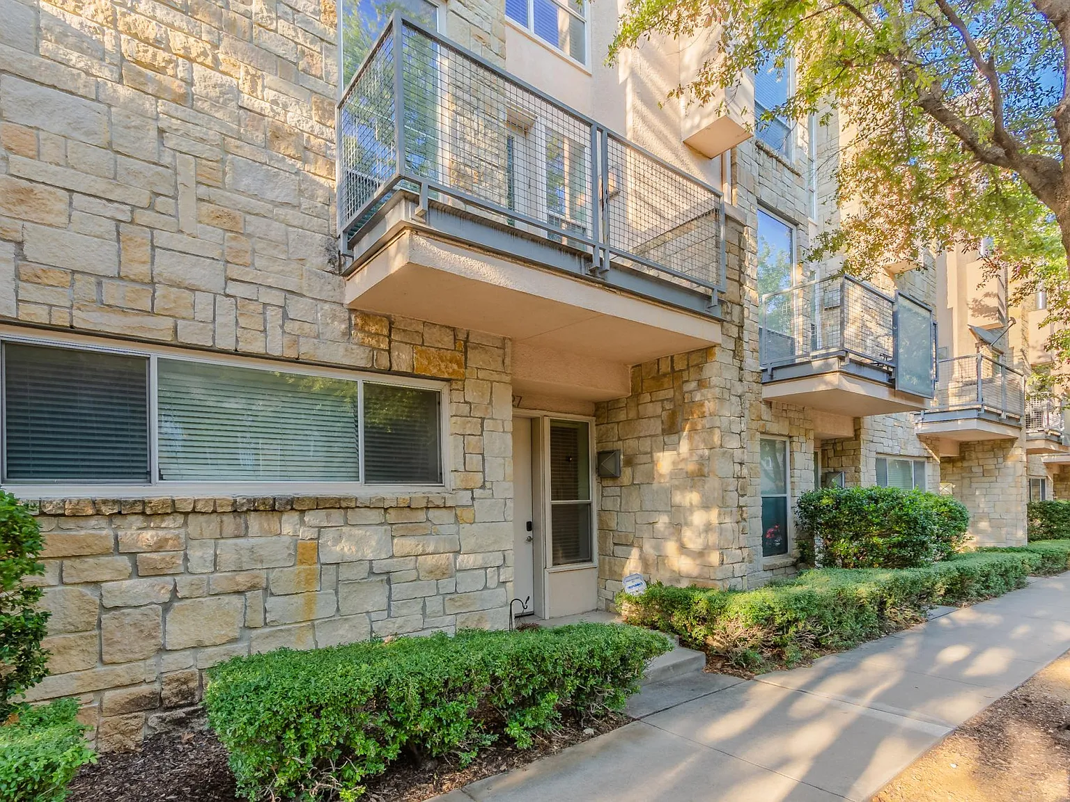 2 bed, 1800 sqft, $2,600 — Photo 4