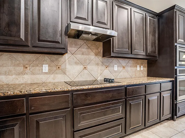 3303 Robin Trl — Photo 8