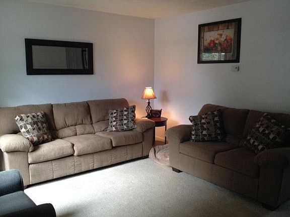 3rd image of 130 Equestrian Dr
