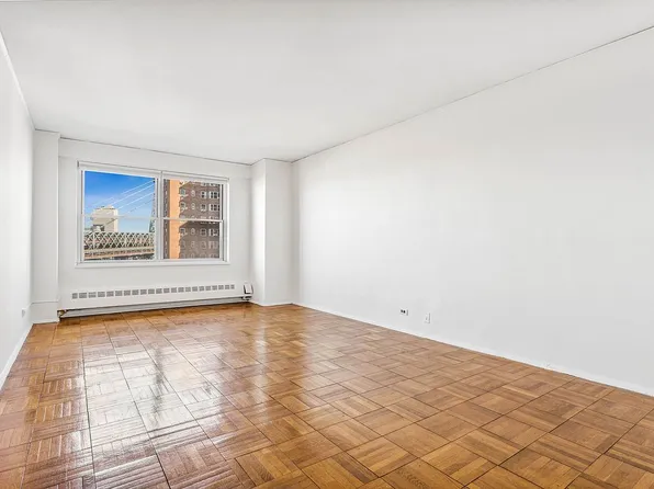 570 Grand St APT H1103, Manhattan, NY 10002