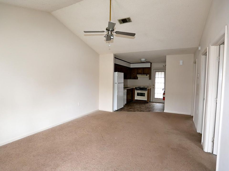 2nd image of 100 Lanier Dr APT 2