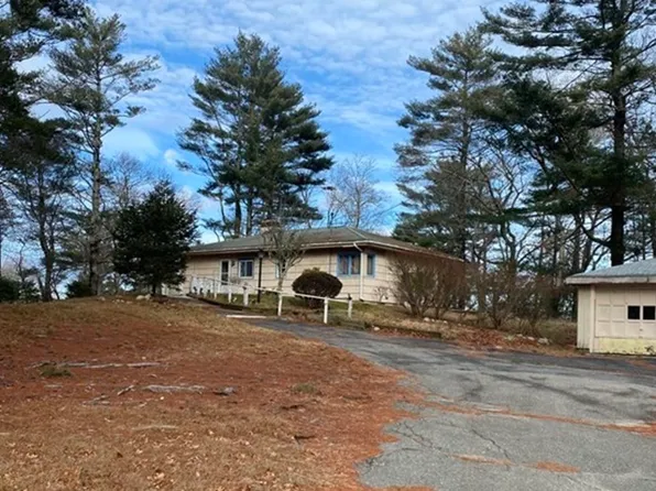 100 Black Cat Rd, Plymouth, MA 02360